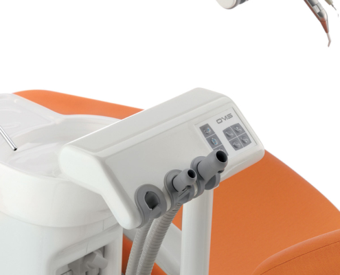 Vista lateral del sillón dental OMS Linea Esse